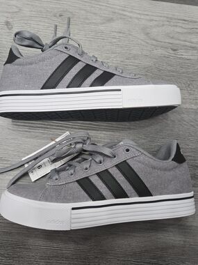 adidas Daily 4.0 sneakers in gray